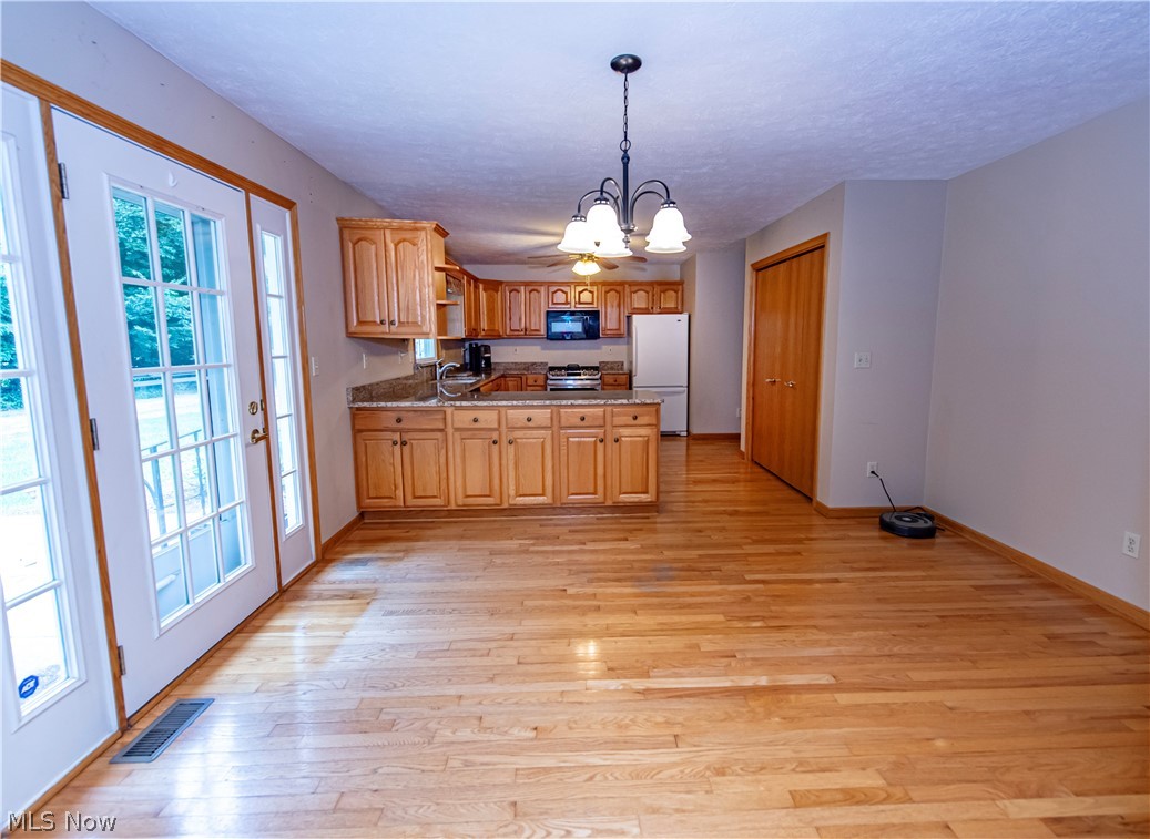 952 Rosemarie Circle Wadsworth OH 44281