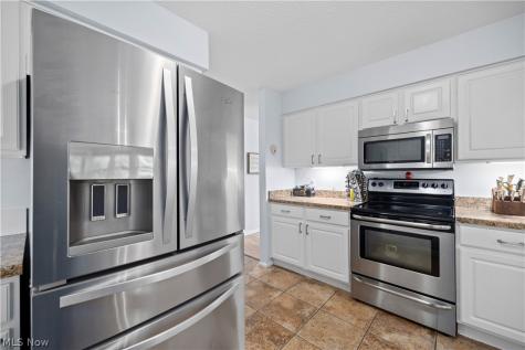 875 Hampton Circle Aurora OH 44202