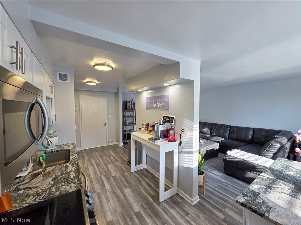 11820 Edgewater Drive Lakewood OH 44107
