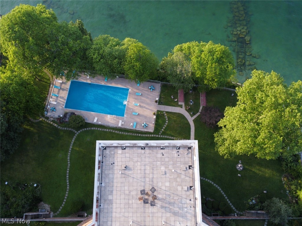 11820 Edgewater Drive Lakewood OH 44107