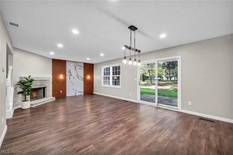 19311 Bradford Court Strongsville OH 44149