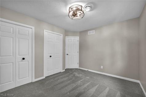 19311 Bradford Court Strongsville OH 44149