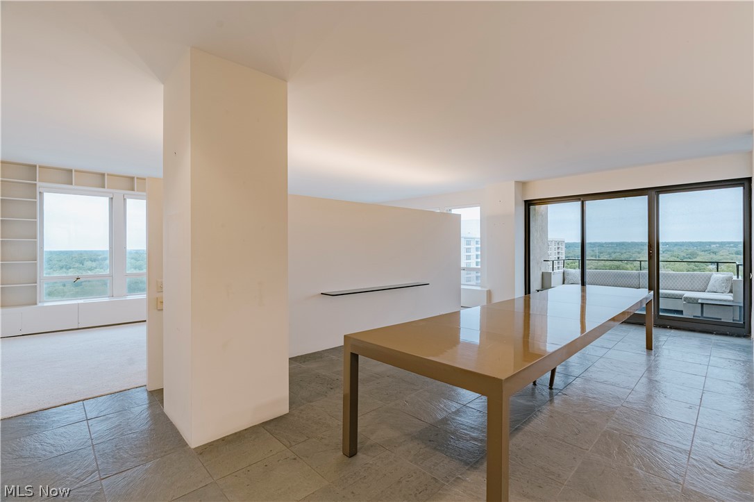 2 Bratenahl Place Bratenahl OH 44108