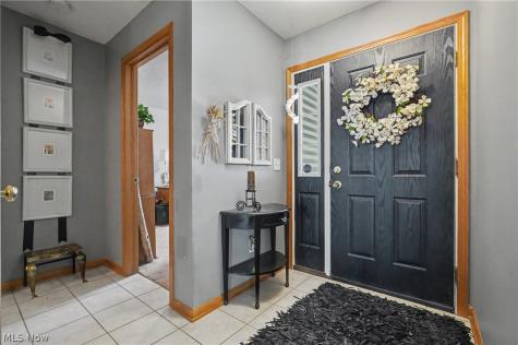 1484 Waters Edge Drive Akron OH 44313