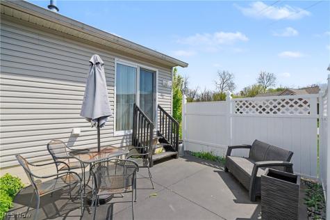1484 Waters Edge Drive Akron OH 44313