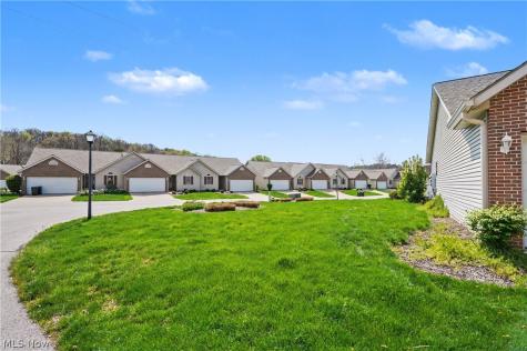 1484 Waters Edge Drive Akron OH 44313