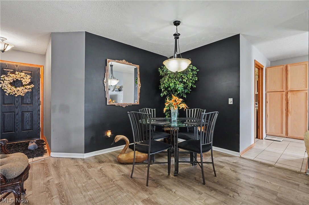 1484 Waters Edge Drive Akron OH 44313