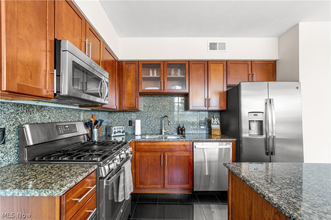 1237 Washington Avenue Cleveland OH 44113