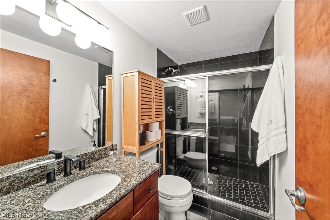 1237 Washington Avenue Cleveland OH 44113