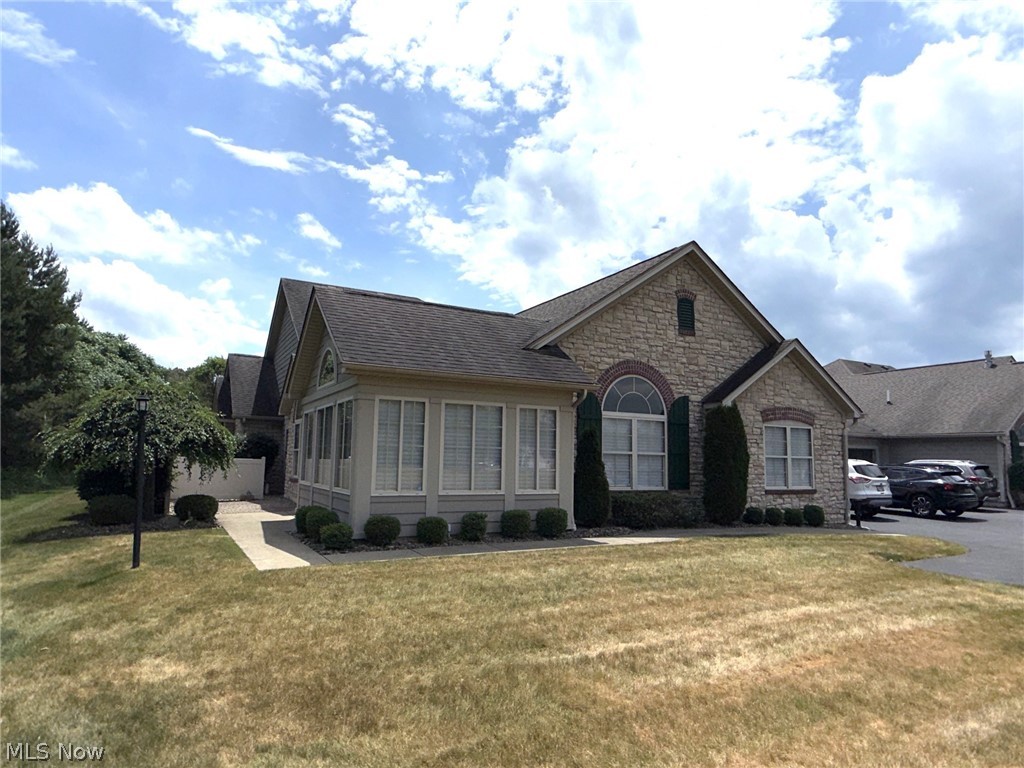 1203 River Glen Drive NE Warren OH 44484