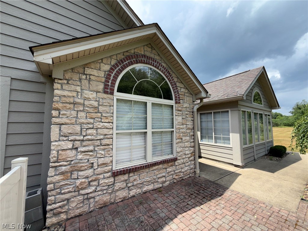 1203 River Glen Drive NE Warren OH 44484