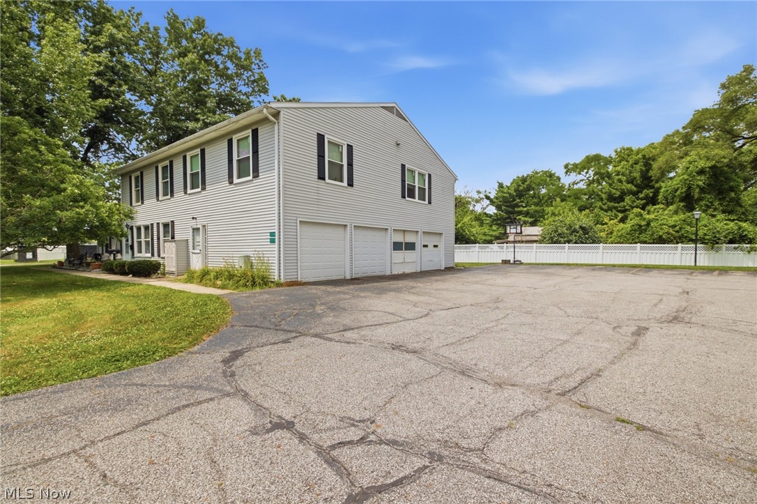 1138 Village Lane Ashland OH 44805