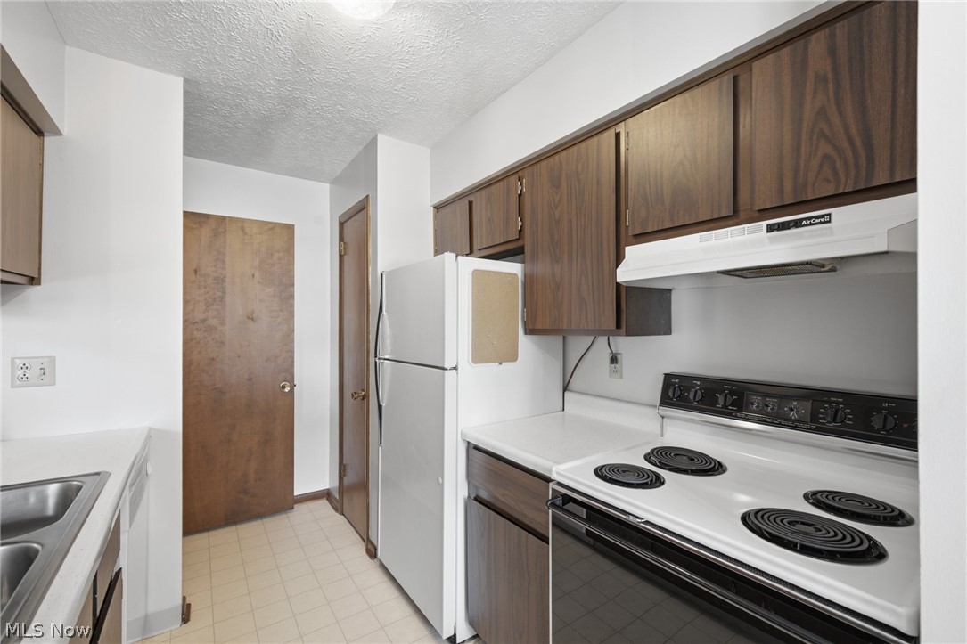 1138 Village Lane Ashland OH 44805
