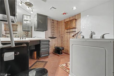 2214 Stone Creek Trail Cuyahoga Falls OH 44223
