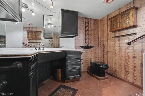 2214 Stone Creek Trail Cuyahoga Falls OH 44223