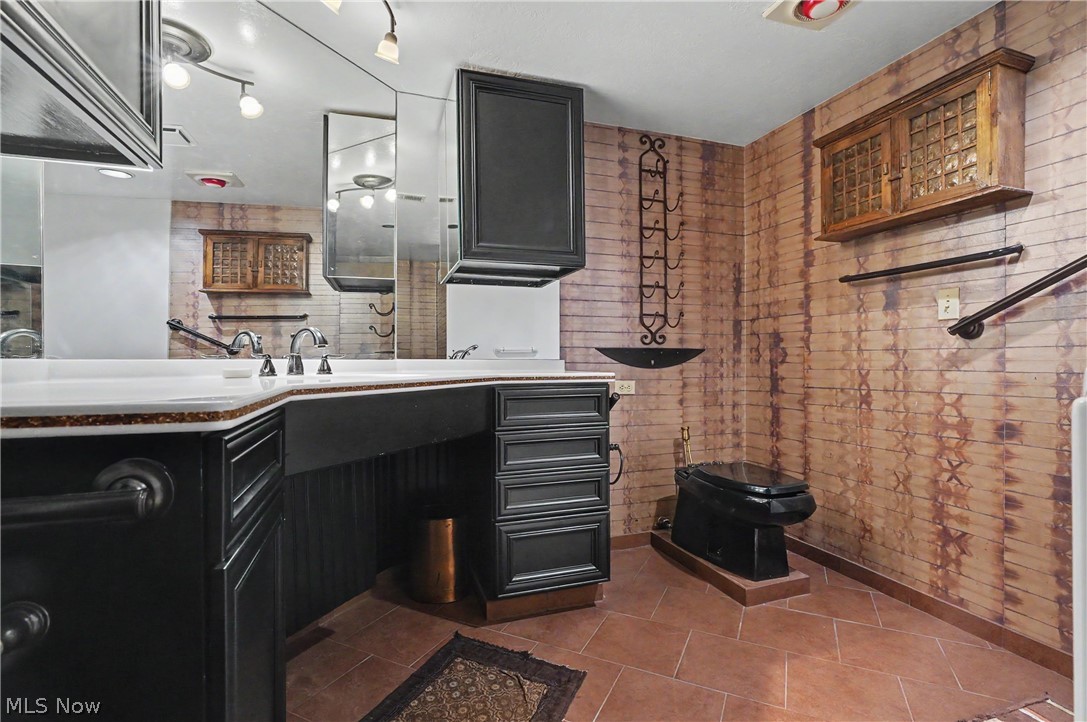 2214 Stone Creek Trail Cuyahoga Falls OH 44223