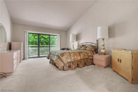 2214 Stone Creek Trail Cuyahoga Falls OH 44223