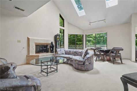 2214 Stone Creek Trail Cuyahoga Falls OH 44223