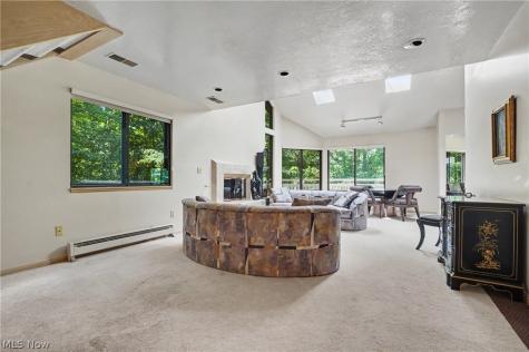 2214 Stone Creek Trail Cuyahoga Falls OH 44223