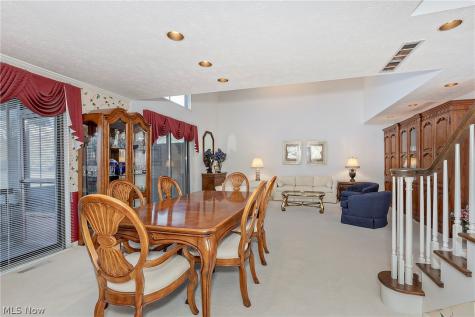 452-59 Bramble Lane Aurora OH 44202