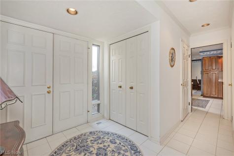 452-59 Bramble Lane Aurora OH 44202