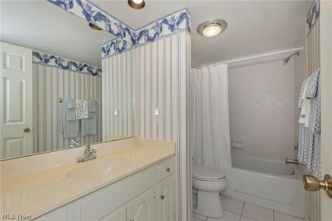 452-59 Bramble Lane Aurora OH 44202