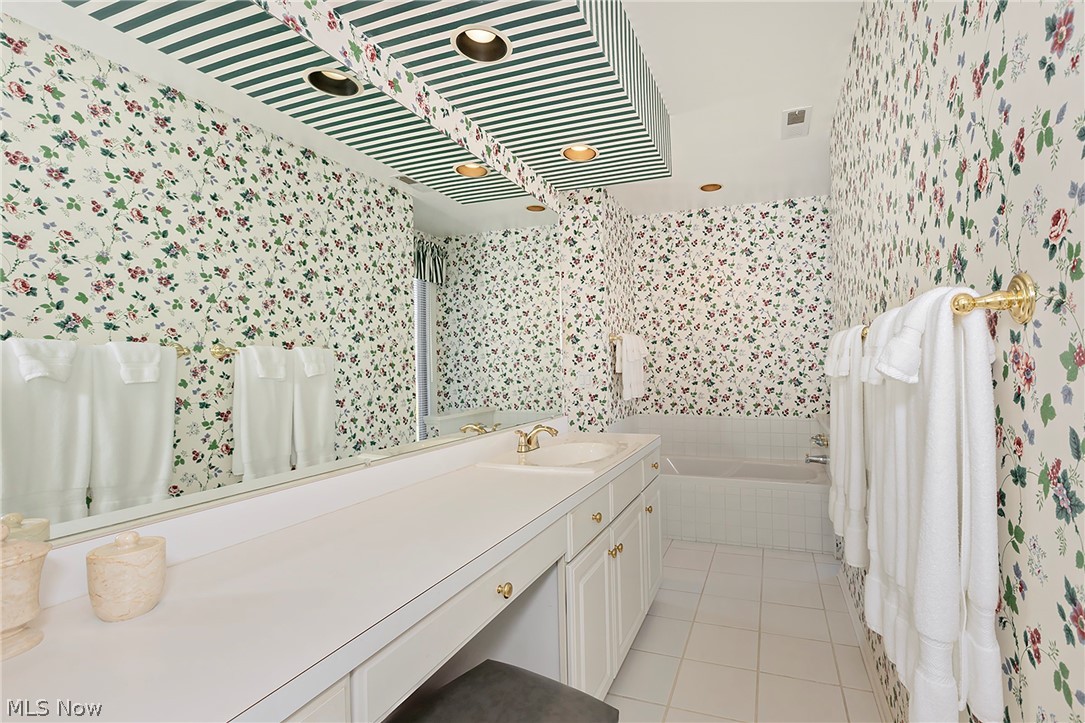 452-59 Bramble Lane Aurora OH 44202