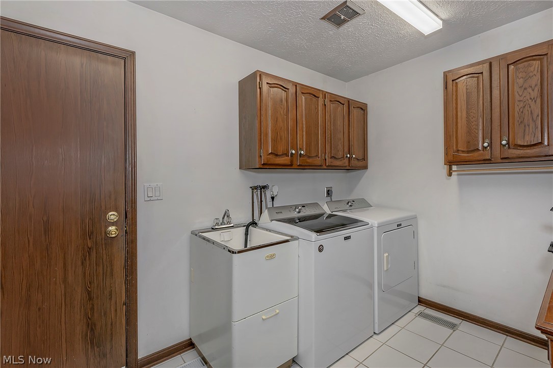 452-59 Bramble Lane Aurora OH 44202