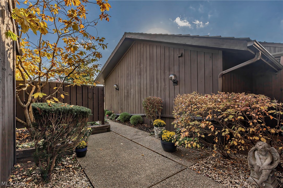 452-59 Bramble Lane Aurora OH 44202