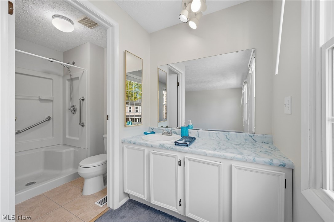 7396 S Chestnut Commons Drive Mentor OH 44060