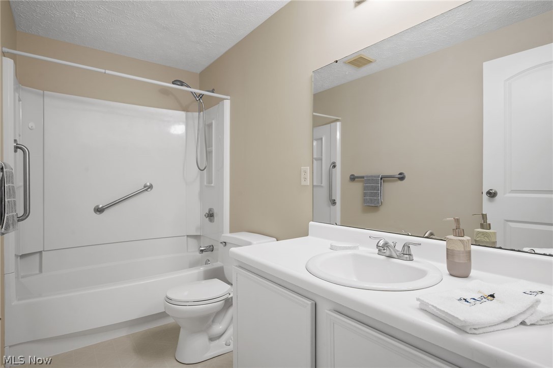 7396 S Chestnut Commons Drive Mentor OH 44060