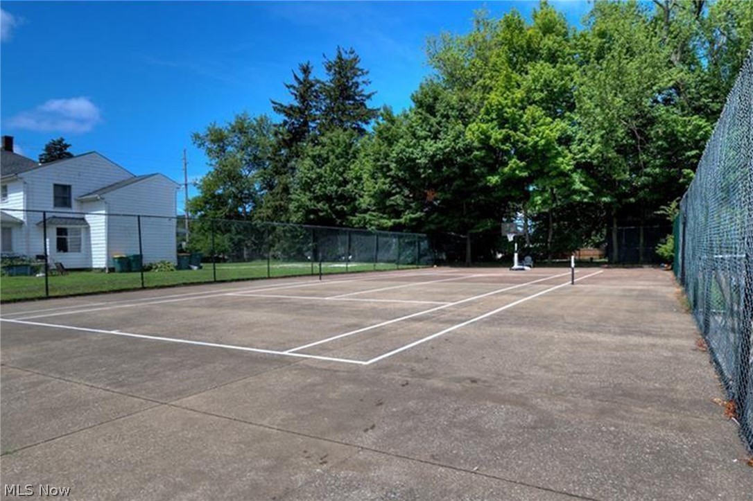 7396 S Chestnut Commons Drive Mentor OH 44060