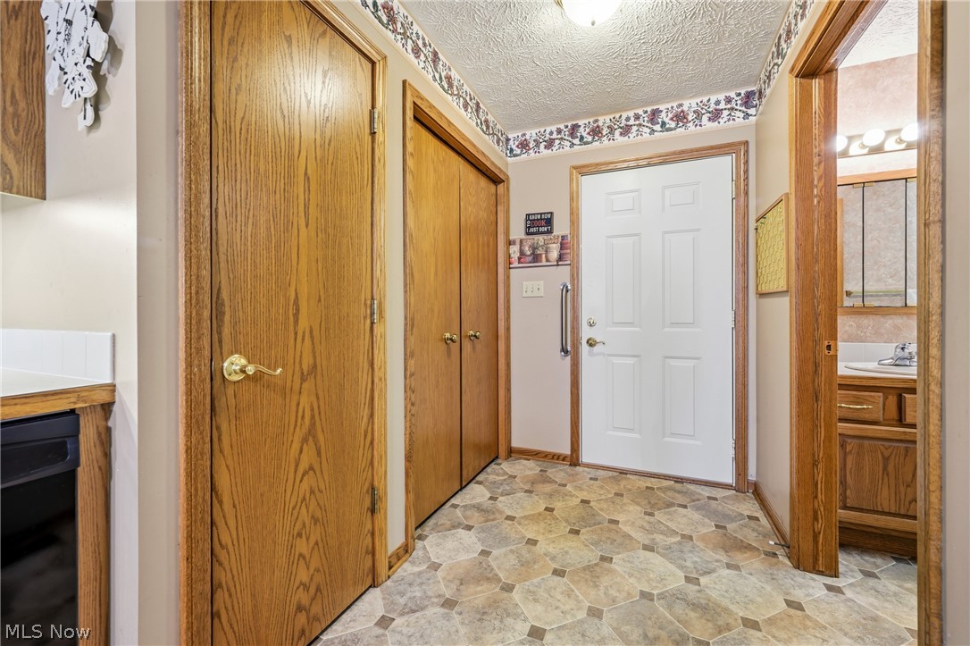 1712 Sonora Street NW Uniontown OH 44685