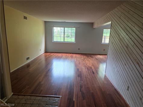 879 Hampton Ridge Drive Akron OH 44313