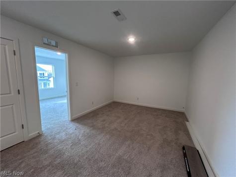 5083 Shepherds Glen Willoughby OH 44094