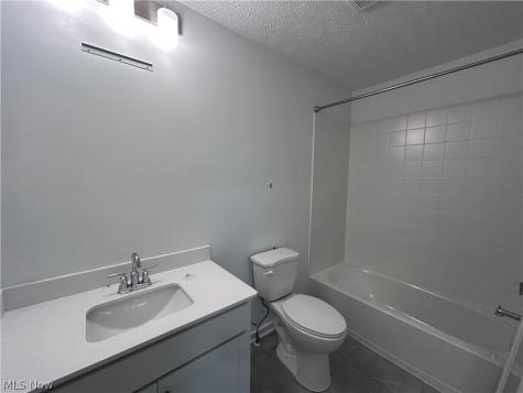5083 Shepherds Glen Willoughby OH 44094