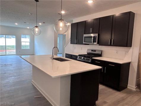 5083 Shepherds Glen Willoughby OH 44094