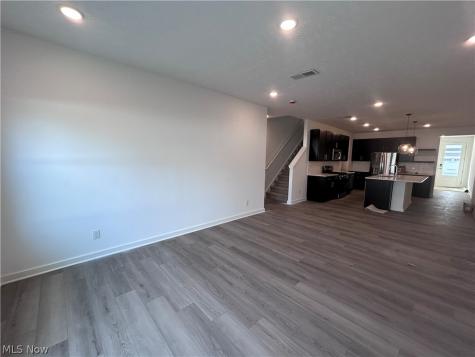 5083 Shepherds Glen Willoughby OH 44094