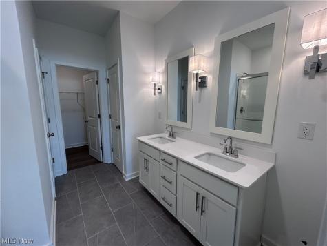 5083 Shepherds Glen Willoughby OH 44094