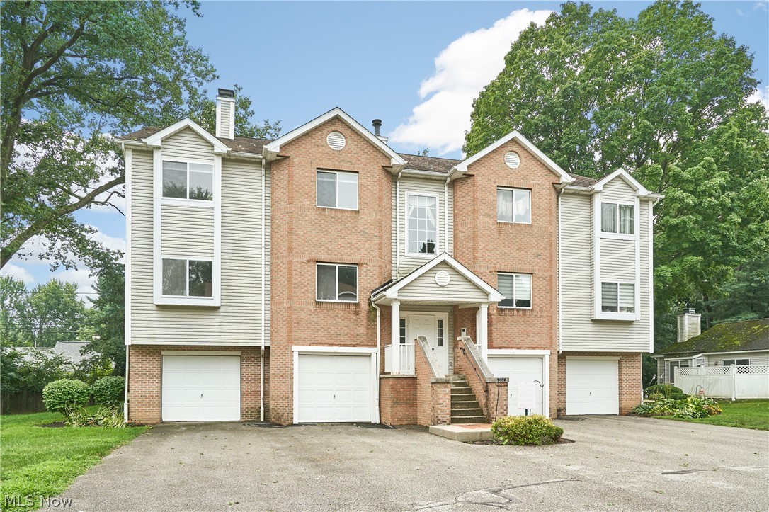 350 Village Pointe Drive Akron OH 44313