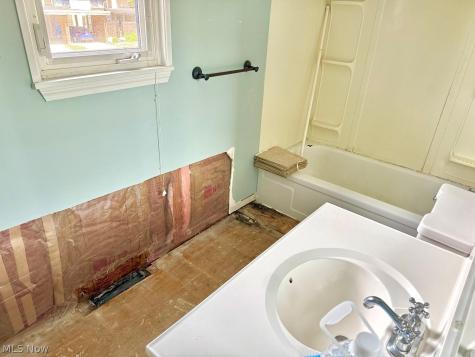 26613 N Park Boulevard Olmsted Falls OH 44138