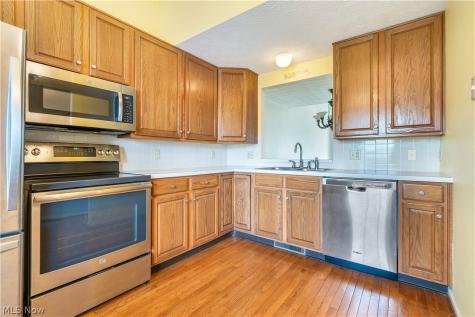 4417 Dalbury Avenue NE Canton OH 44714