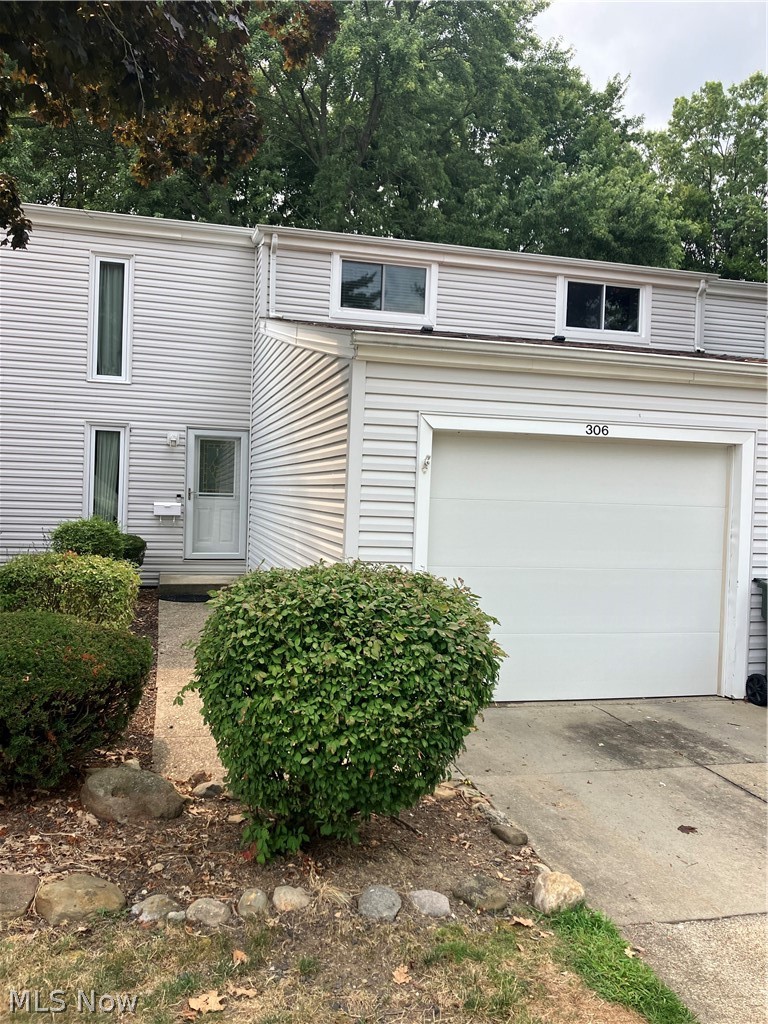 306 Deepwood Drive Wadsworth OH 44281
