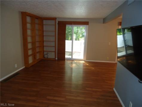 306 Deepwood Drive Wadsworth OH 44281