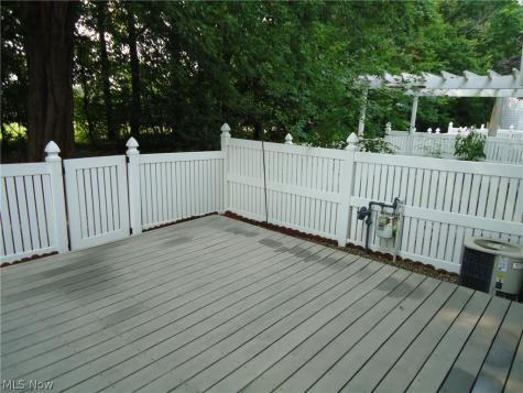 306 Deepwood Drive Wadsworth OH 44281