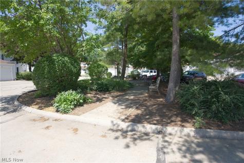 306 Deepwood Drive Wadsworth OH 44281