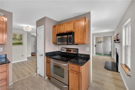240 Fox Hollow Drive Mayfield Heights OH 44124