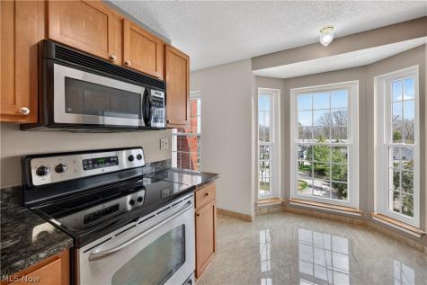 240 Fox Hollow Drive Mayfield Heights OH 44124