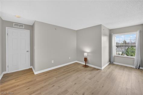 240 Fox Hollow Drive Mayfield Heights OH 44124