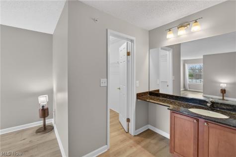 240 Fox Hollow Drive Mayfield Heights OH 44124